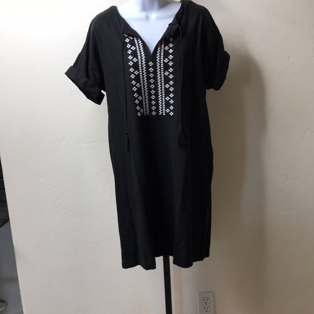 black dress with white pattern old navy medium